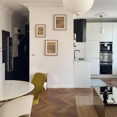 Mid-century, Artistic Apartment, National Stadium Apartment